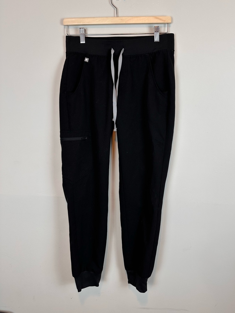 FIGS Technical Collection High Waisted Black Cargo Jogger Scrub Pants XS Petite